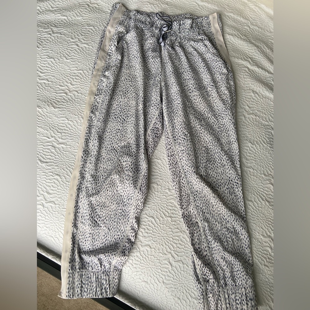 Lululemon Tear Away Jogger Pants Sz 8